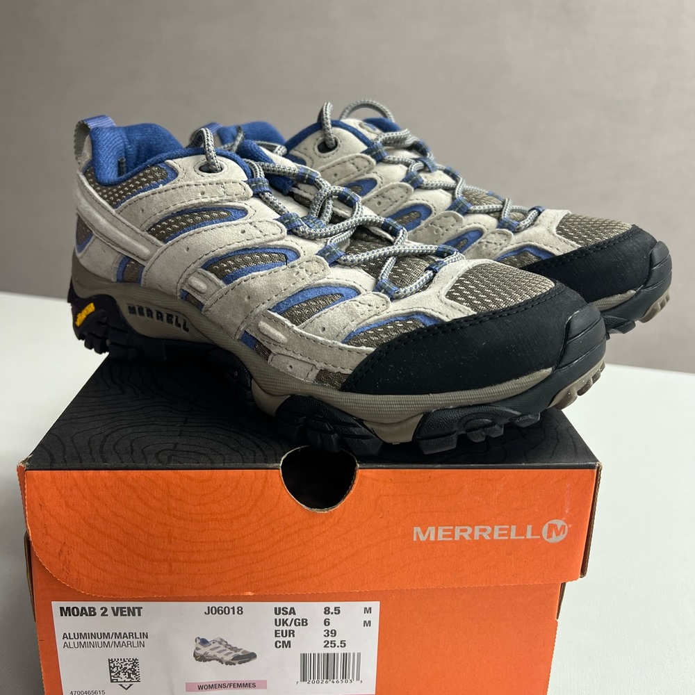 Merrill - Womens Waterproof Hiking Shoe. New in box.